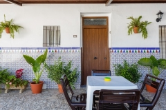 patio-entrada-casa-tres